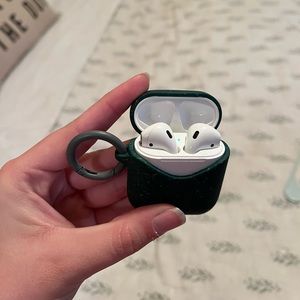 Apple AirPods 2nd Gen - White, comes with green Pela case!